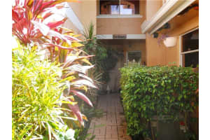 3271 NW 44th St, Oakland Park, FL 33309, Sold 07/01/15