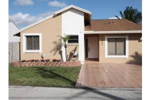 1241 SW 112th Ave, Pembroke Pines, FL 33025, Sold 05/14/15