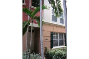 1033 NE 17th Way, Fort Lauderdale, FL 33304, Sold 06/16/15