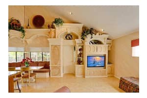 8944 NW 52nd Ct, Coral Springs, FL 33067, Sold 09/28/15
