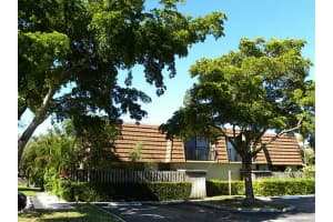 9445 NW 48th St, Sunrise, FL 33351, Sold 06/05/15