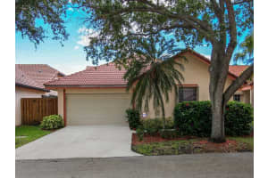 9561 NW 18th Dr, Plantation, FL 33322, Sold 08/31/15