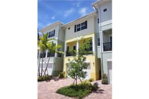 240 S Latitude Cir #13, Delray Beach, FL 33483, Sold 10/16/15