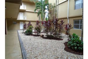 4205 N University Dr, Sunrise, FL 33351, Sold 01/29/16