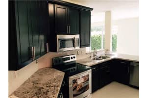 10650 NW 1st St, Plantation, FL 33324, Sold 01/28/16