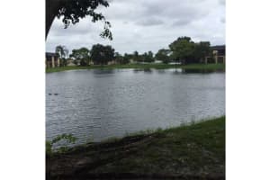 9236 NW 1st St, Pembroke Pines, FL 33024, Sold 12/18/15