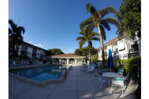 400 SE 10th St, Deerfield Beach, FL 33441, Sold 01/19/16