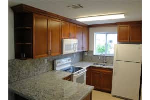 8166 NW 10th St, Miami, FL 33126, Sold 01/27/16