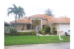 11761 SW 9th Ct, Pembroke Pines, FL 33025, Sold 03/01/16