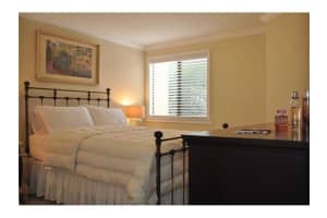 358 City View Dr, Fort Lauderdale, FL 33311, Sold 04/18/16