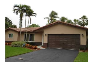 11190 NW 40th St, Coral Springs, FL 33065, Sold 01/29/16