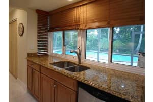 11190 NW 40th St, Coral Springs, FL 33065, Sold 01/29/16