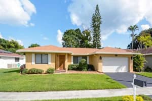 6390 NW 89th Ave, Tamarac, FL 33321, Sold 02/02/16