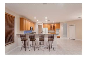 2901 W Lake Vista Cir, Davie, FL 33328, Sold 04/25/16