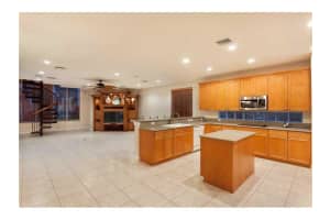 2901 W Lake Vista Cir, Davie, FL 33328, Sold 04/25/16