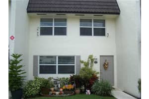 9050 NW 28th St, Coral Springs, FL 33065, Sold 02/19/16