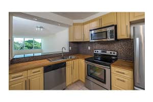 8233 Harding Ave, Miami Beach, FL 33141, Sold 03/31/16