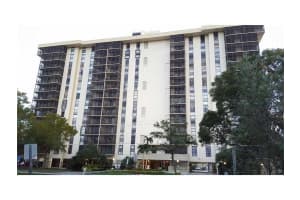 2500 NE 135th St C311, North Miami, FL 33181, Sold 05/10/16