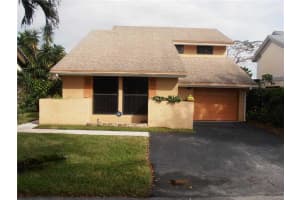 8311 SW 41st St, Davie, FL 33328, Sold 08/30/16