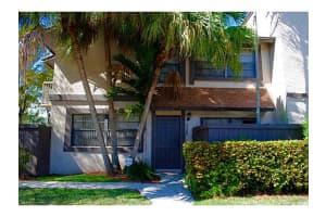 2260 Bayberry Dr, Pembroke Pines, FL 33024, Sold 04/22/16