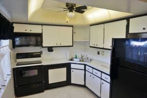 45 SE 13th St APT A1, Boca Raton, FL 33432, Sold 02/29/16