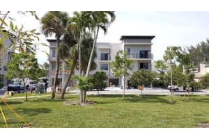 462 SE 1st Cir r8, Pompano Beach, FL 33060, Sold 12/28/16