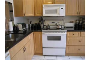 9367 Wedgewood Dr A16, Tamarac, FL 33321, Sold 06/30/16