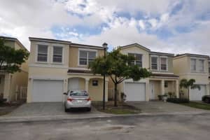 919 SW 15th St, Deerfield Beach, FL 33441, Sold 05/11/16