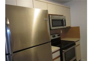 9302 SW 77th Ave APT B2, Miami, FL 33156, Sold 04/15/16