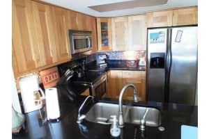 401 SE 10th St APT B203, Dania Beach, FL 33004, Sold 05/31/16