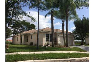 11701 SW 7th St, Pembroke Pines, FL 33025, Sold 08/08/16