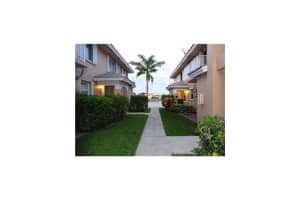 3295 NW 44th St APT 1, Oakland Park, FL 33309, Sold 11/23/16