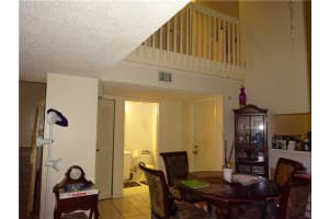 3295 NW 44th St APT 1, Oakland Park, FL 33309, Sold 11/23/16