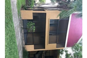 8407 SW 5th St, Pembroke Pines, FL 33025, Sold 10/03/16