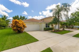 7932 N Silverado Cir, Hollywood, FL 33024, Sold 11/16/16