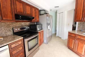 10830 SW 10th St, Pembroke Pines, FL 33025, Sold 12/08/16