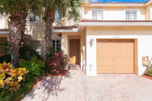 MLS# H10183682, Oakland Park, Florida 33309