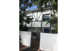 6757 SW 41st Dr, Davie, FL 33314, Sold 09/25/17