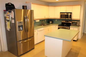 8613 Bridle Path Ct, Davie, FL 33328, Sold 05/15/17