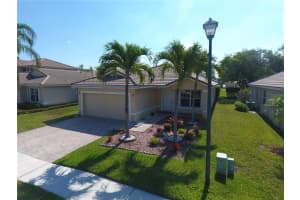 753 SW 118th Ave, Pembroke Pines, FL 33025, Sold 07/07/17