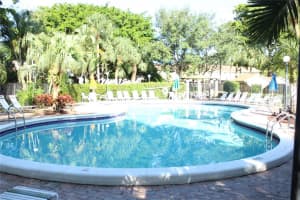 7915 NW 41st Ct, Sunrise, FL 33351, Sold 12/27/17