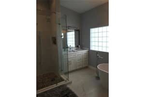 950 NW 197th Ave, Pembroke Pines, FL 33029, Sold 11/30/17