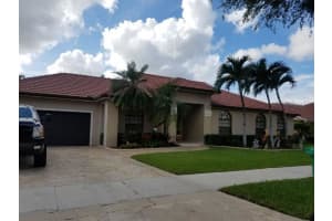 15600 NW 82nd Ct, Hialeah, FL 33016, Sold 12/22/17