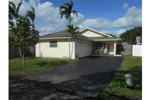 8421 SW 41st Ct, Davie, FL 33328, Sold 01/29/18
