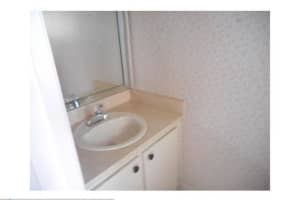 8809 NW 48th St, Sunrise, FL 33351, Sold 07/16/18