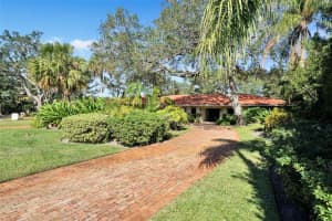 2271 NE 201st St, Miami, FL 33180, Sold 04/24/18