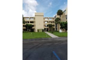 952 NE 199th St #3j, Miami, FL 33179, Sold 07/26/18