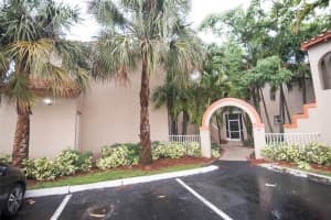 365 SW 86th Ave, Pembroke Pines, FL 33025, Sold 08/22/18