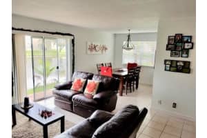 8657 SW 5th St, Pembroke Pines, FL 33025, Sold 01/02/19