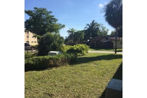102 Briarwood Cir # 1-2, Hollywood, FL 33024, - MLS#H10648367